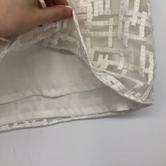 ALEXIS white on white lace  basket weave pattern V neck crop top lined SP - Picture 11 of 15